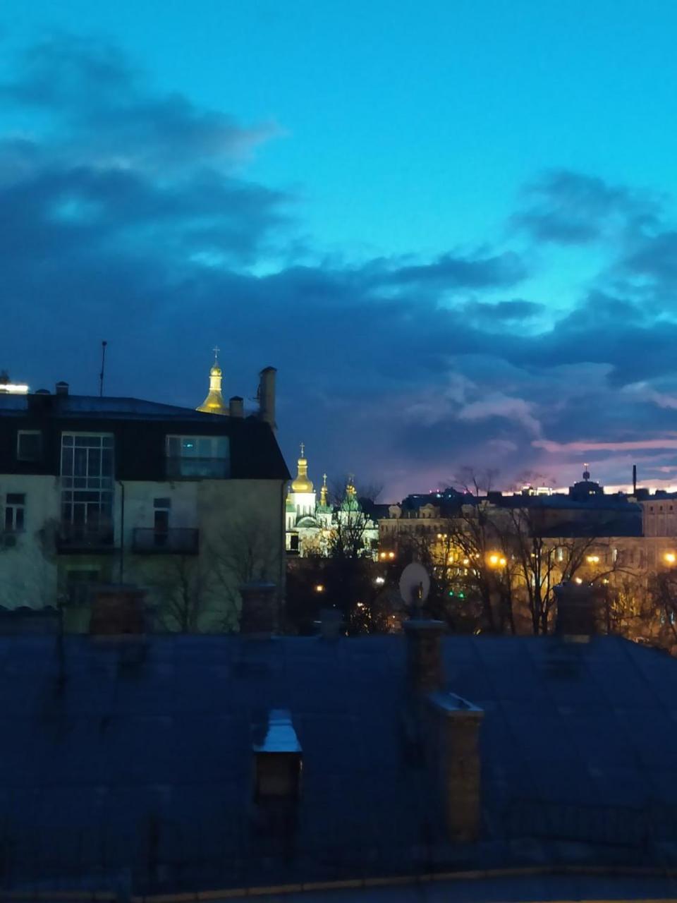 Світло Є! Історичний Центр! Daire Kiev Dış mekan fotoğraf